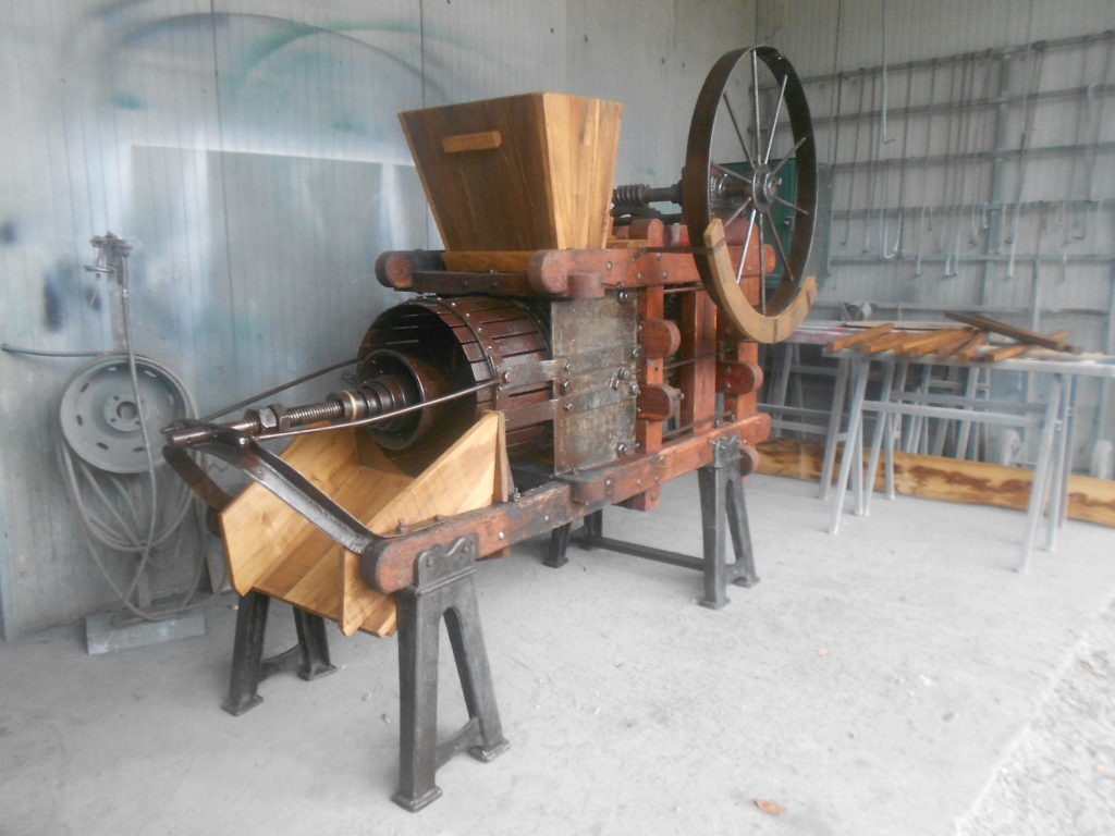 Torchio per vinacce - lavorazione del mosto